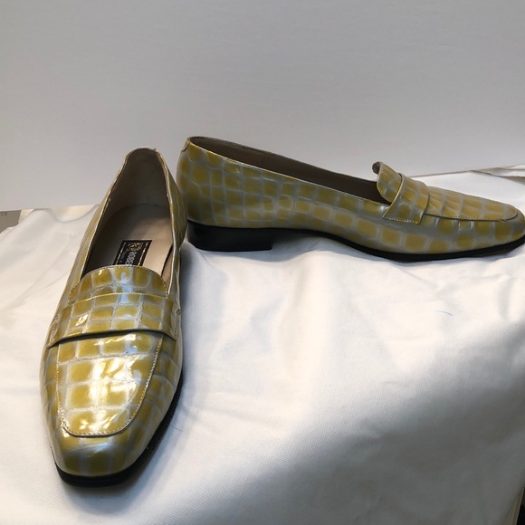 Designer ITALIAN Shoes - NWOT - Picture 4 of 5